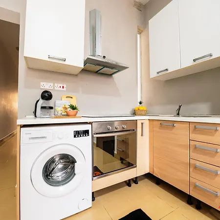 Lifestyle Living In St Julians 아파트 *